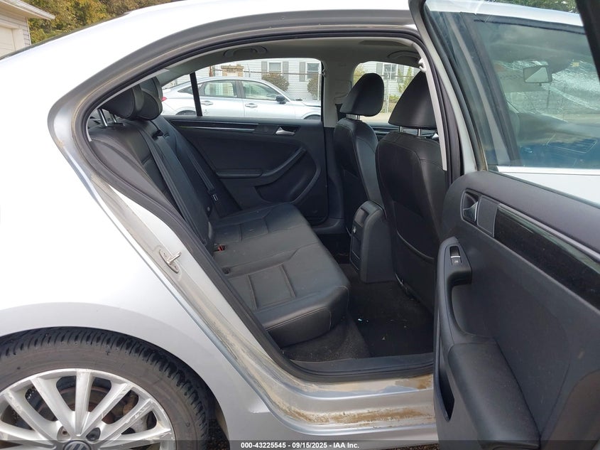 2016 VOLKSWAGEN JETTA 1.8T SEL - 3VWL17AJ4GM341948