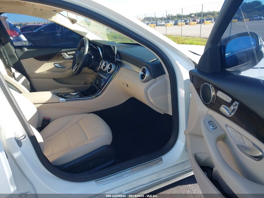 2019 MERCEDES-BENZ C 300 - 55SWF8DB5KU313552