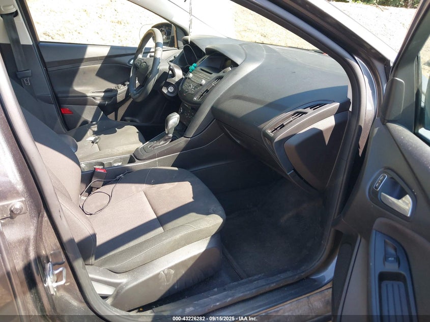 2015 FORD FOCUS SE - 1FADP3K22FL254691