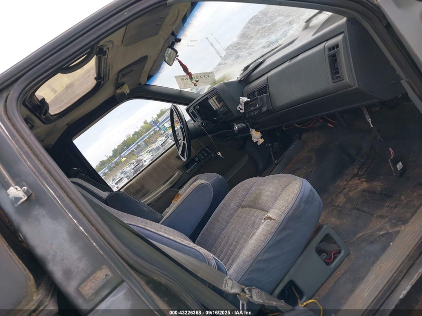 1GTGK34KXJE521527 1988 GMC  photo no. 5