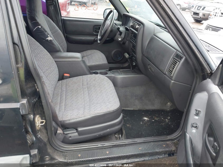 1J4FT68S4XL656666 1999 JEEP CHEROKEE photo no. 5