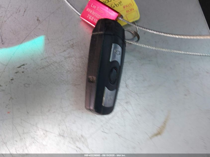 2006 BMW 330I VIN: WBAVB33586KR81827 Lot: 43226560