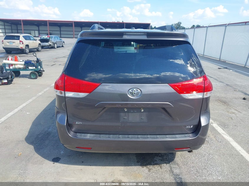 2011 Toyota Sienna Xle V6 VIN: 5TDYK3DC1BS030854 Lot: 43226686