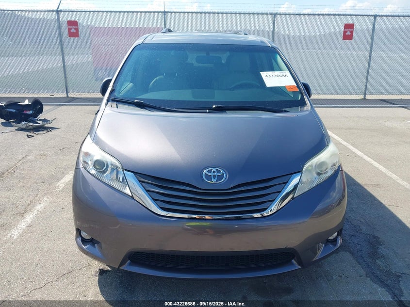 2011 Toyota Sienna Xle V6 VIN: 5TDYK3DC1BS030854 Lot: 43226686