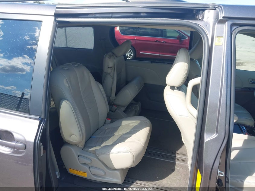 2011 Toyota Sienna Xle V6 VIN: 5TDYK3DC1BS030854 Lot: 43226686