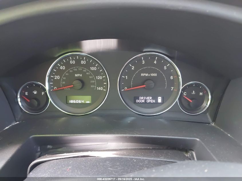 2008 Jeep Commander Sport VIN: 1J8HG48K38C135486 Lot: 43226717