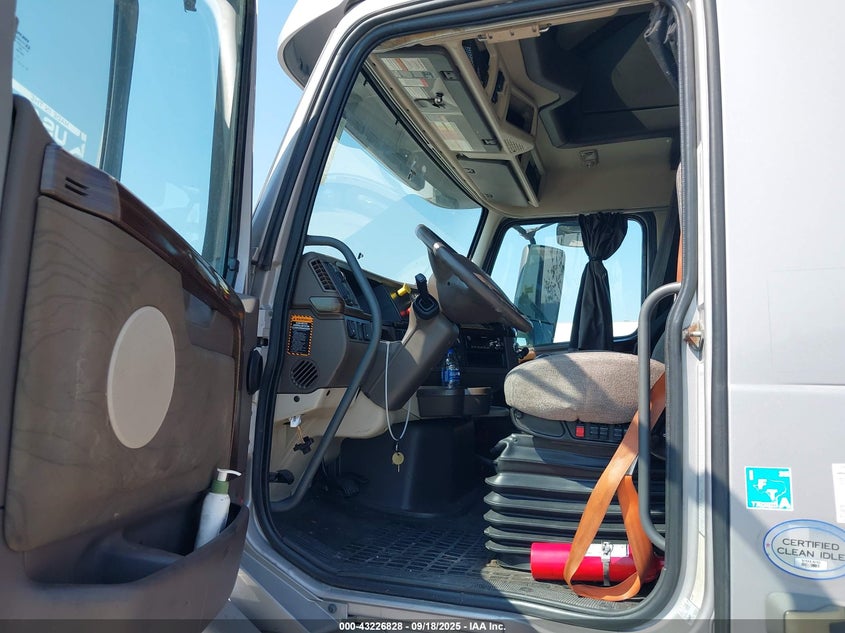 2017 Volvo Vnl VIN: 4V4NC9EH5HN983308 Lot: 43226828