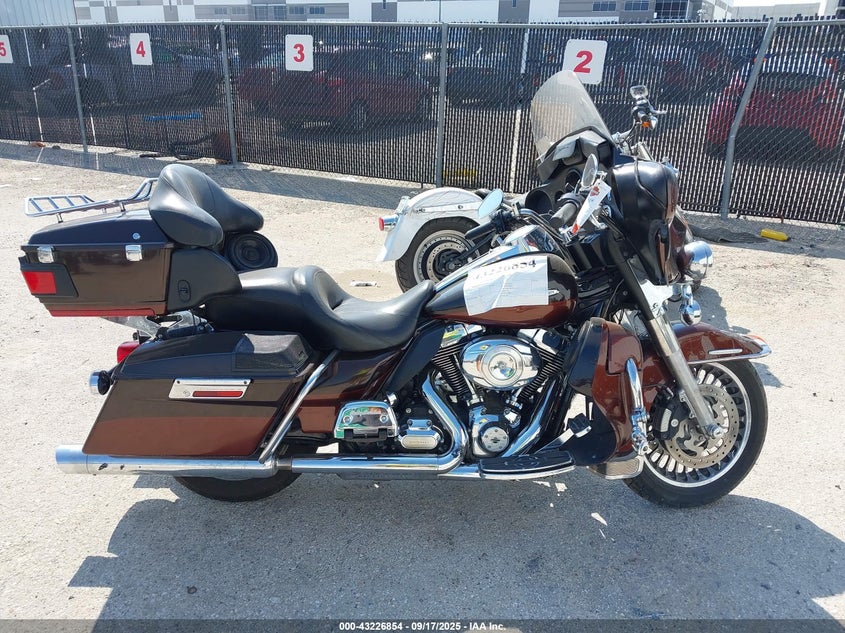 2011 Harley-Davidson Flhtk VIN: 1HD1KEM19BB611651 Lot: 43226854