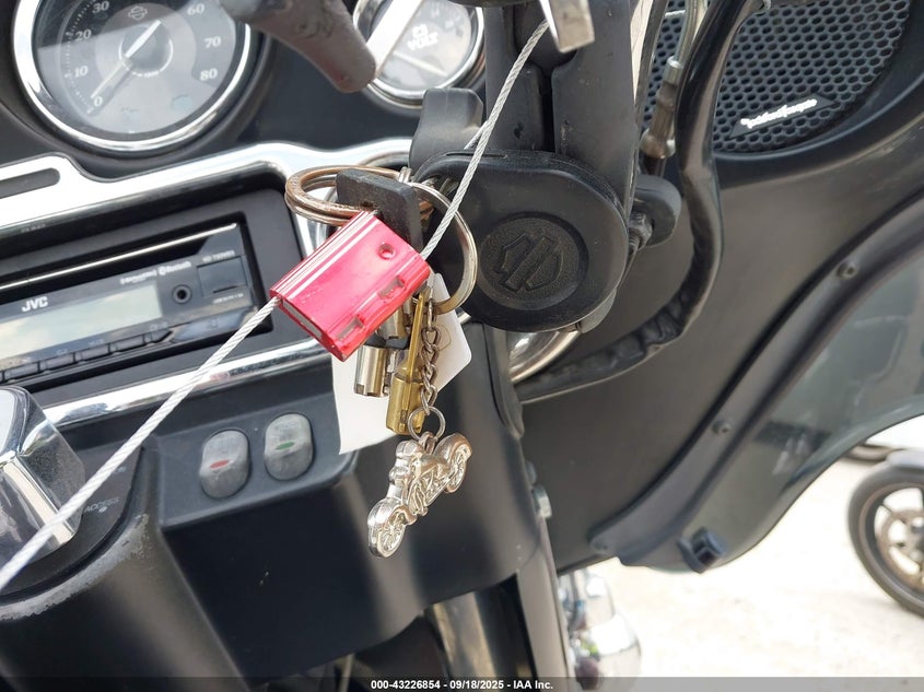 2011 Harley-Davidson Flhtk VIN: 1HD1KEM19BB611651 Lot: 43226854