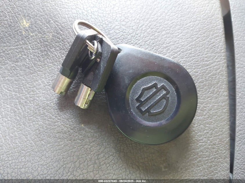 2017 Harley-Davidson Fltrxs Road Glide Special VIN: 1HD1KTC15HB660621 Lot: 43227045