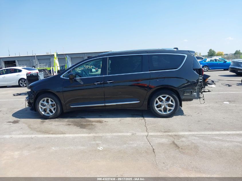 2019 Chrysler Pacifica Touring L VIN: 2C4RC1BG5KR575931 Lot: 43227438