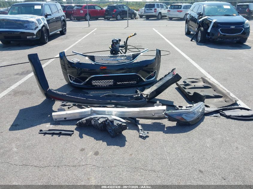 2019 Chrysler Pacifica Touring L VIN: 2C4RC1BG5KR575931 Lot: 43227438