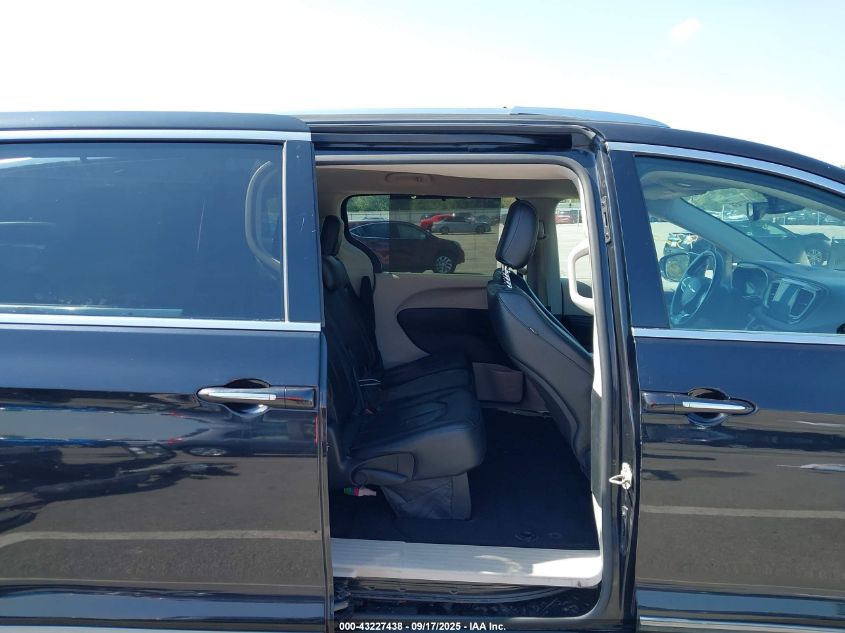 2019 Chrysler Pacifica Touring L VIN: 2C4RC1BG5KR575931 Lot: 43227438