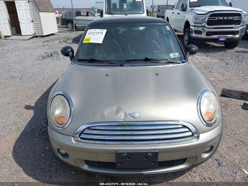 2007 Mini Cooper VIN: WMWMF33537TT55842 Lot: 43227575
