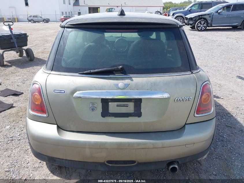 2007 Mini Cooper VIN: WMWMF33537TT55842 Lot: 43227575