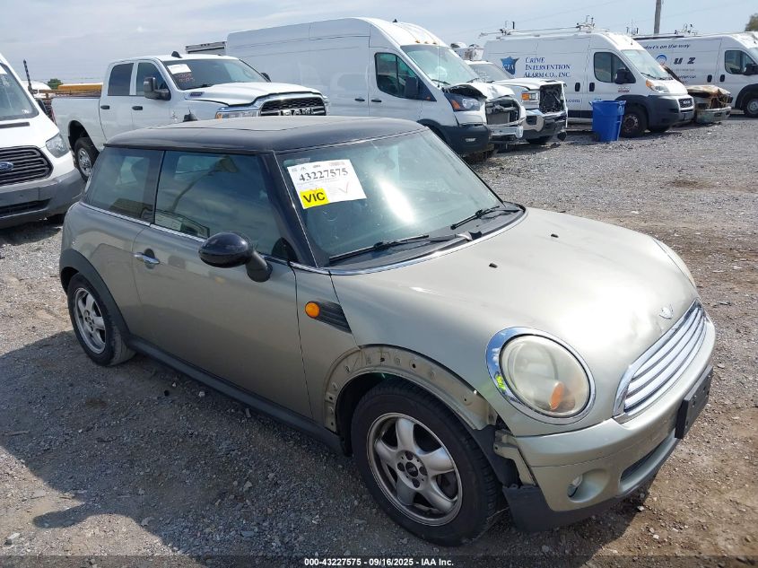 2007 Mini Cooper VIN: WMWMF33537TT55842 Lot: 43227575