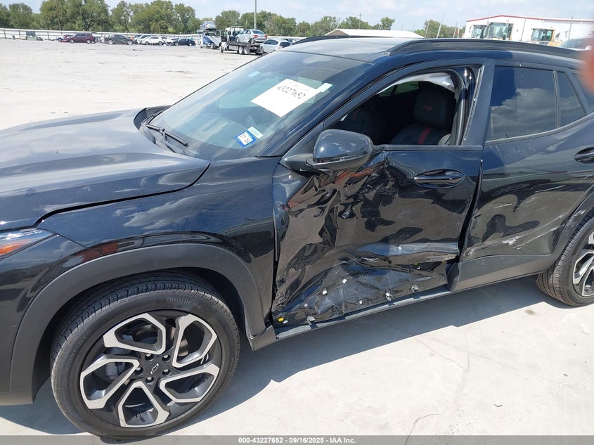 2025 Chevrolet Trax Fwd 2Rs VIN: KL77LJEPXSC078740 Lot: 43227652