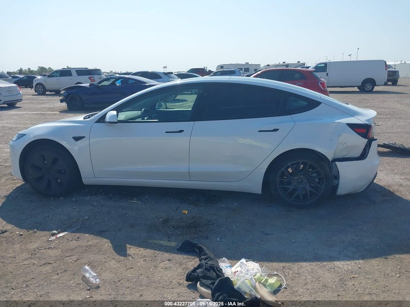 2024 Tesla Model 3 VIN: 5YJ3E1EA3RF833716 Lot: 43227705
