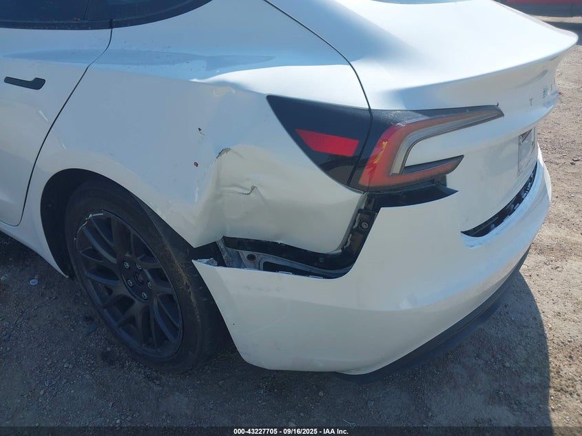 2024 Tesla Model 3 VIN: 5YJ3E1EA3RF833716 Lot: 43227705