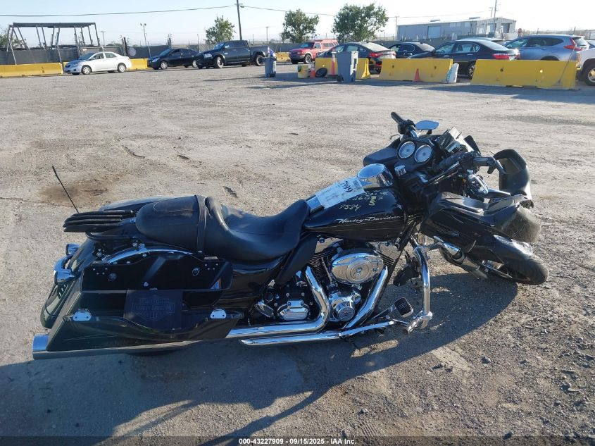 2012 Harley-Davidson Fltrx Road Glide Custom VIN: 1HD1KHM13CB647354 Lot: 43227909