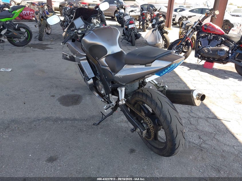 2009 SUZUKI SV650 - JS1VP53AX92100427
