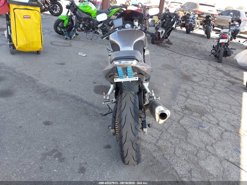 2009 SUZUKI SV650 - JS1VP53AX92100427