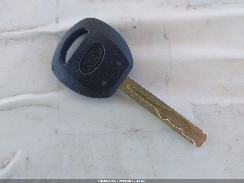 2004 Kia Amanti VIN: KNALD124145036325 Lot: 43227939