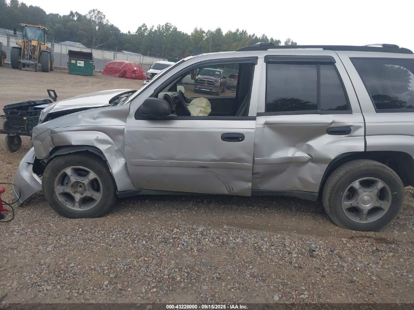 2007 Chevrolet Trailblazer Ls VIN: 1GNDS13S472138631 Lot: 43228000