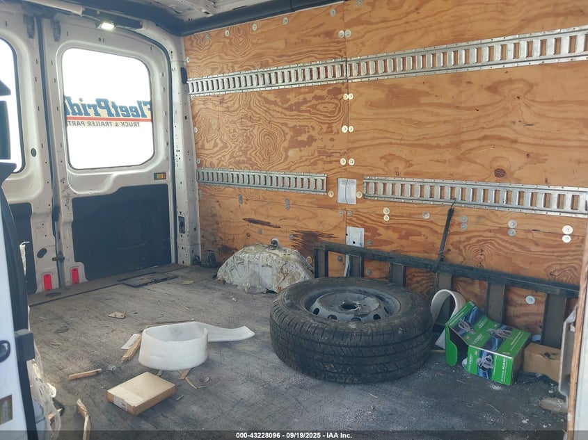 2017 FORD TRANSIT-250 1FTYR1CM4HKB00664