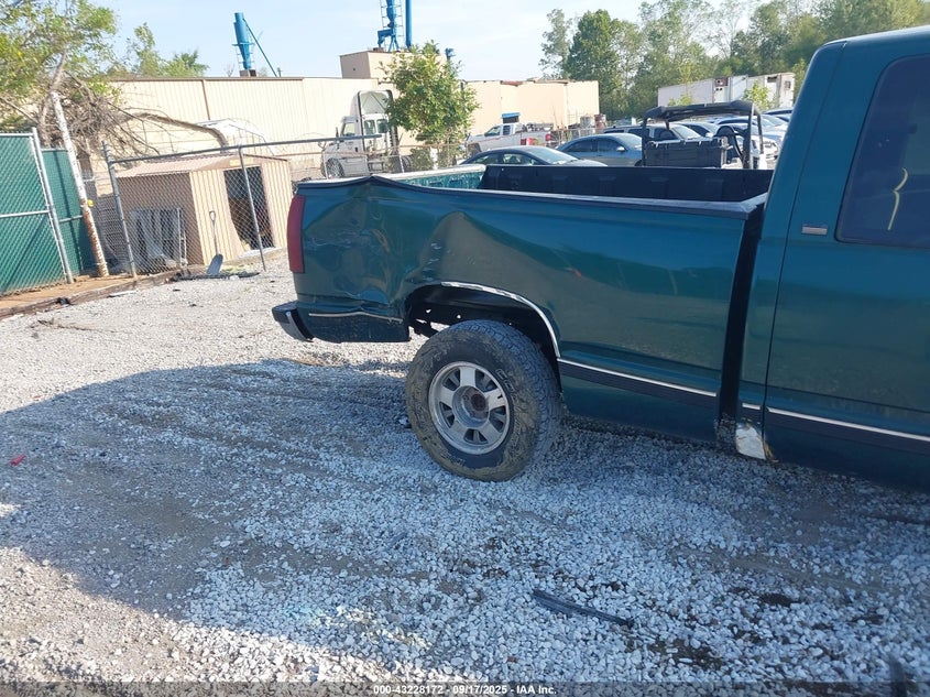 1996 Chevrolet Gmt-400 C1500 VIN: 2GCEC19R5T1251562 Lot: 43228172