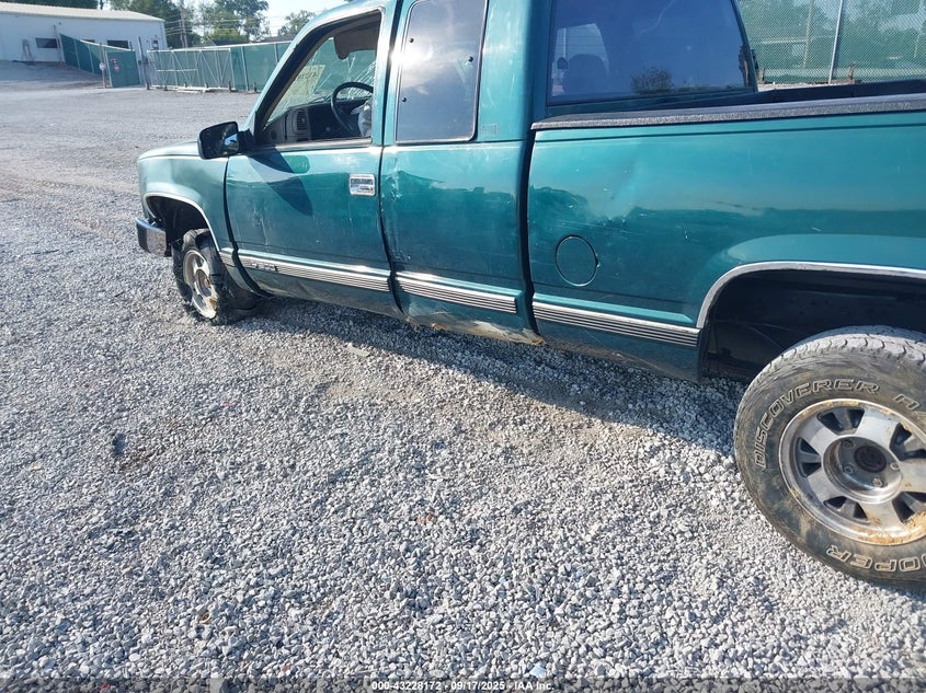 1996 Chevrolet Gmt-400 C1500 VIN: 2GCEC19R5T1251562 Lot: 43228172