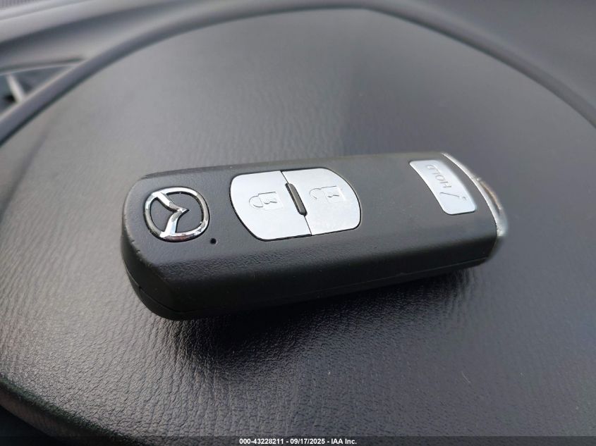 2018 Mazda Mazda3 Touring VIN: 3MZBN1L35JM184370 Lot: 43228211