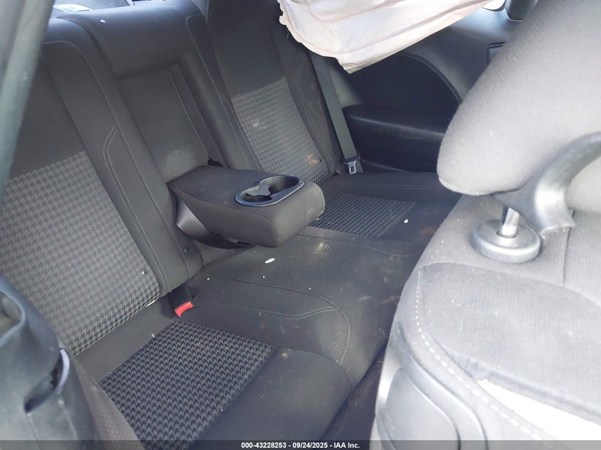 2016 Dodge Challenger Sxt VIN: 2C3CDZAGXGH352675 Lot: 43228253