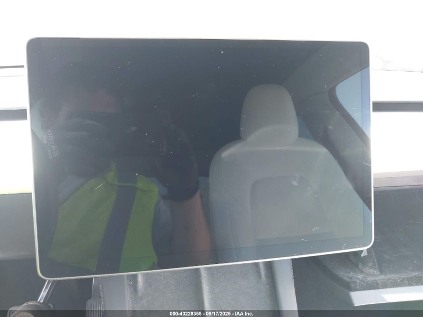 2023 Tesla Model Y Awd/Long Range Dual Motor All-Wheel Drive VIN: 7SAYGDEE6PF615256 Lot: 43228355