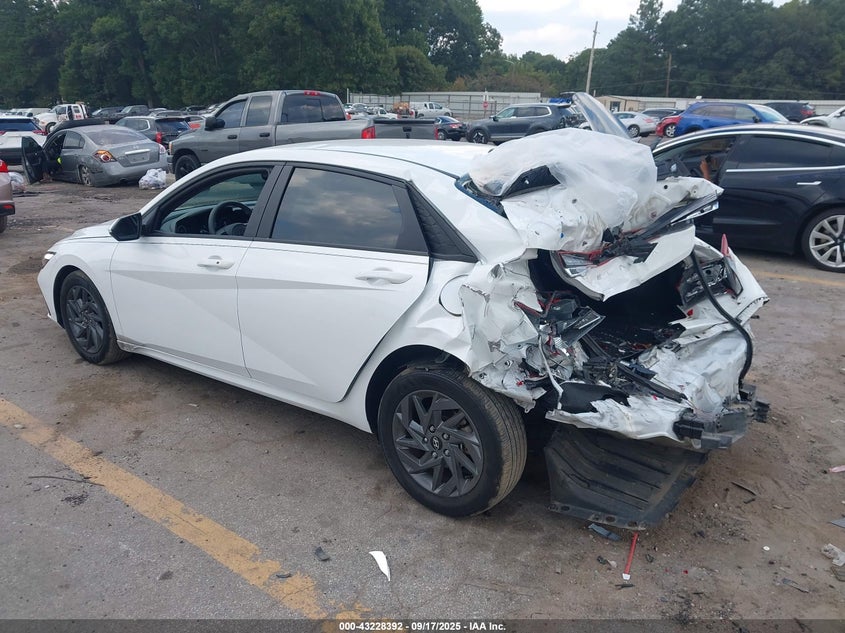 KMHLM4DG6RU719142 2024 HYUNDAI ELANTRA photo no. 3