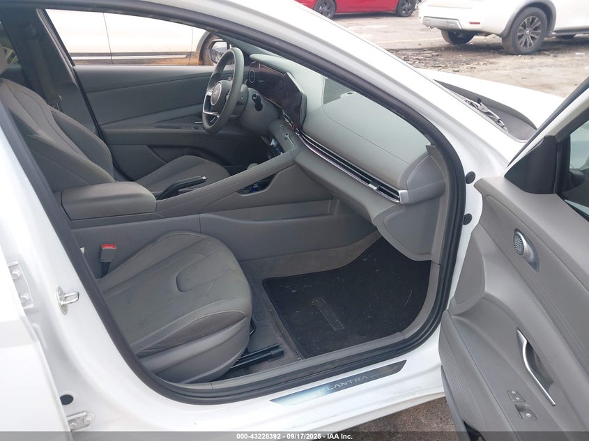 KMHLM4DG6RU719142 2024 HYUNDAI ELANTRA photo no. 5