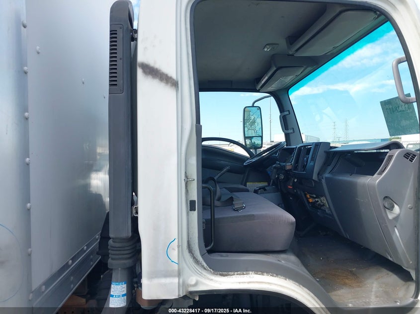 2015 Isuzu Npr Dsl Reg At VIN: JALC4W168F7002956 Lot: 43228417