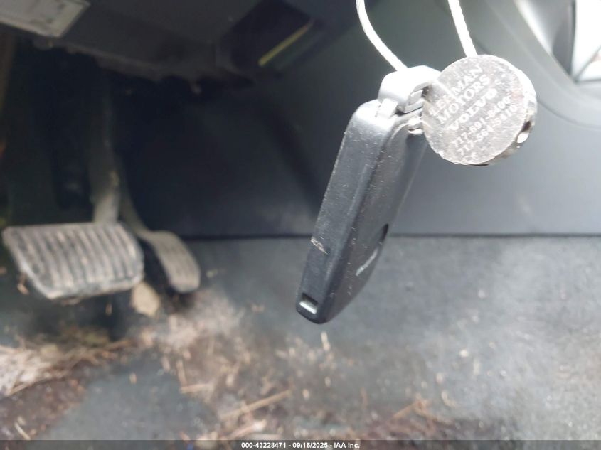 2008 Volvo V70 3.2 VIN: YV1BW982381041210 Lot: 43228471