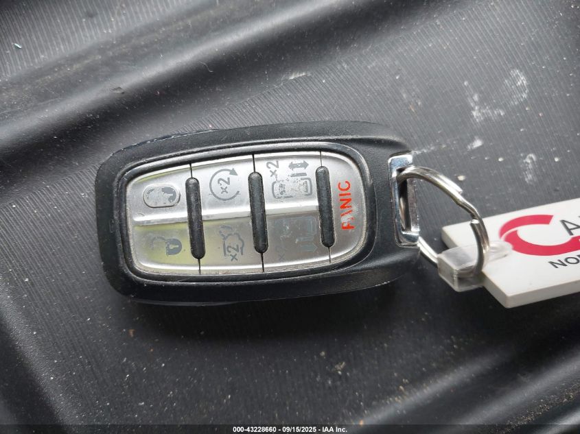 2020 Chrysler Pacifica Touring L VIN: 2C4RC1BG1LR276311 Lot: 43228660