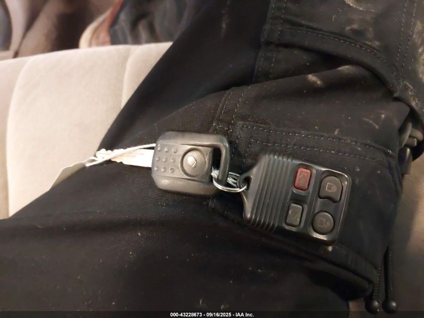 2008 Mercury Grand Marquis Gs VIN: 2MEFM74V58X630718 Lot: 43228673