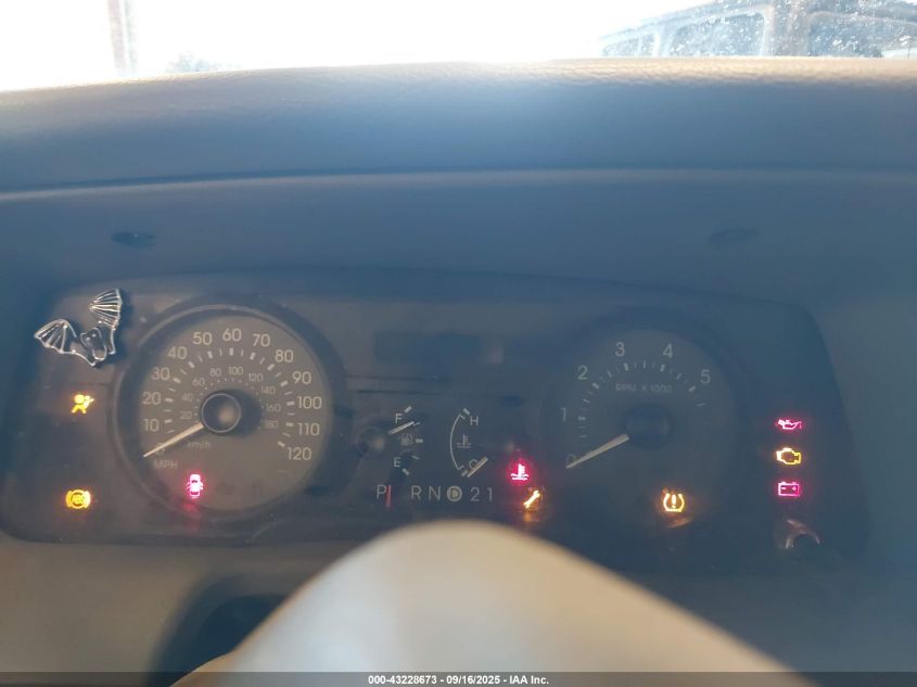 2008 Mercury Grand Marquis Gs VIN: 2MEFM74V58X630718 Lot: 43228673