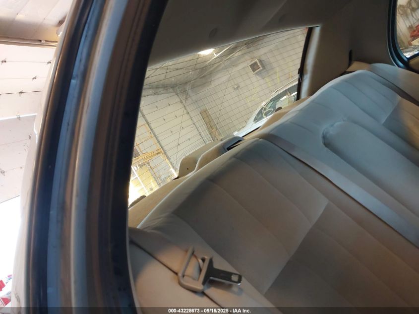 2008 Mercury Grand Marquis Gs VIN: 2MEFM74V58X630718 Lot: 43228673