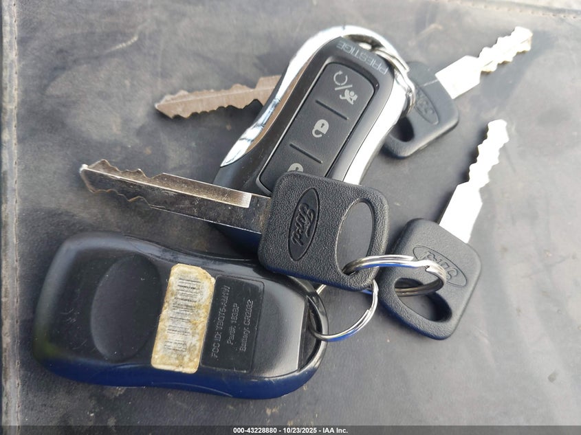 1995 Ford F350 VIN: 1FTJW36F5SEA82040 Lot: 43228880