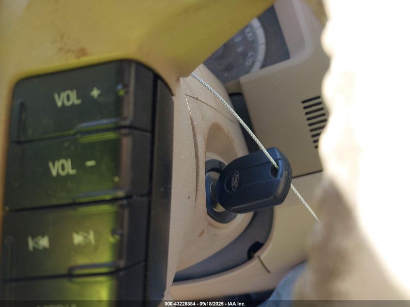 2008 Ford Escape Limited VIN: 1FMCU941X8KB10431 Lot: 43228884