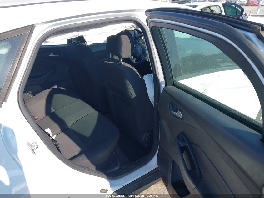 2016 FORD FOCUS SE - 1FADP3K2XGL219401