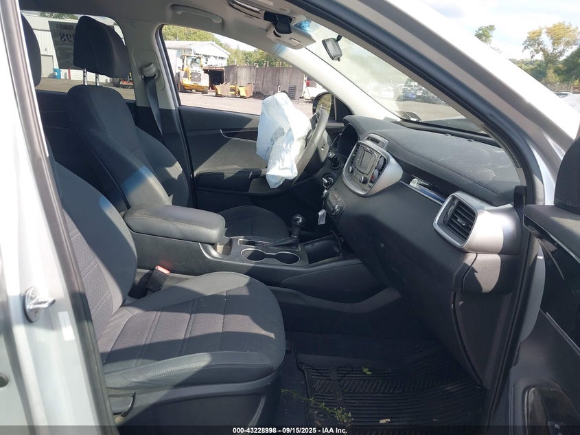2017 KIA SORENTO 2.4L LX - 5XYPG4A33HG281534