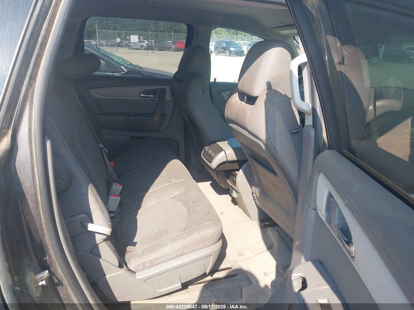 2014 CHEVROLET TRAVERSE LS - 1GNKRFKD2EJ263360