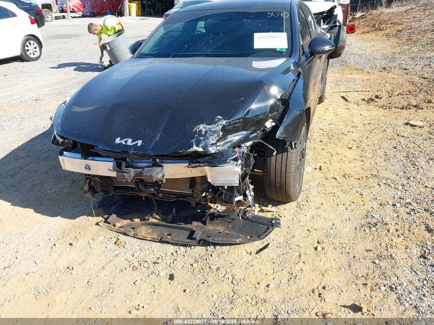 2025 Kia K5 Gt-Line VIN: KNAG64J76S5393070 Lot: 43229077