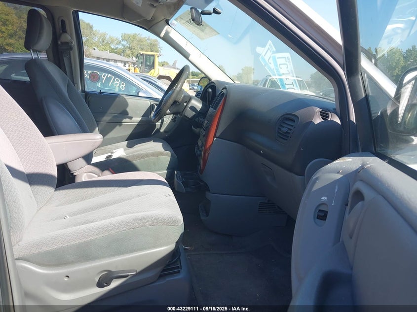 2005 Chrysler Town & Country