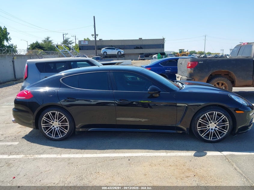 2015 PORSCHE PANAMERA 2/4 - WP0AA2A72FL002302